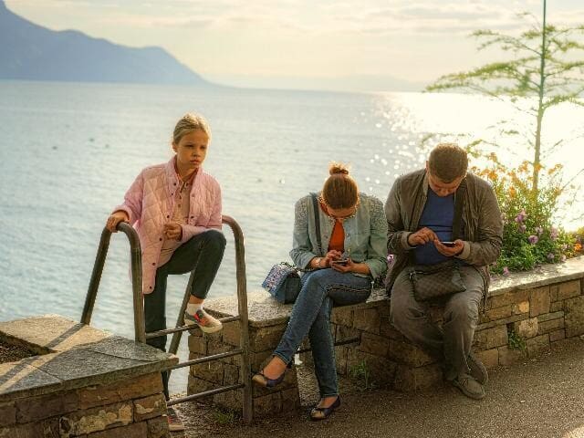 Afscheiding of Verbinding Communicatie technologie als macht der gewoonte