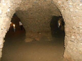 Bosnische piramides- Tunnels