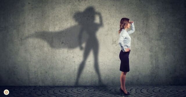 Stel: je ontdekt dat je een hoogsensitief persoon bent. Je bent er wat over gaan lezen, hebt geleerd over je eigenschappen en begrepen hoe je gevoeligheid je leven kan beïnvloeden. Het moeilijke deel lijkt nu achter de rug. Maar eigenlijk begint je uitdaging daar pas. Nu je weet wat je bent, kun je je speciaal voelen en tegelijkertijd een vreemde eend. Uniek maar geïsoleerd. Getalenteerd maar anders. Door je hoogsensitieve zenuwstelsel kun je je het ene moment voelen als iemand die alle problemen kan oplossen en voel je je het andere moment iemand die er niet bij hoort. Welke van de twee ben jij? De superheld of de alien?